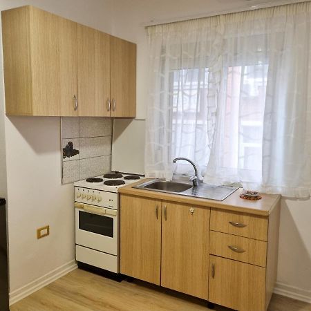 Cozy Apartment In City Center Tirana Exterior photo