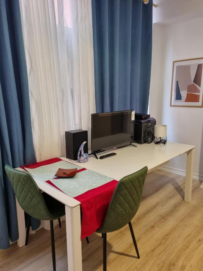 Cozy Apartment In City Center Tirana Exterior photo