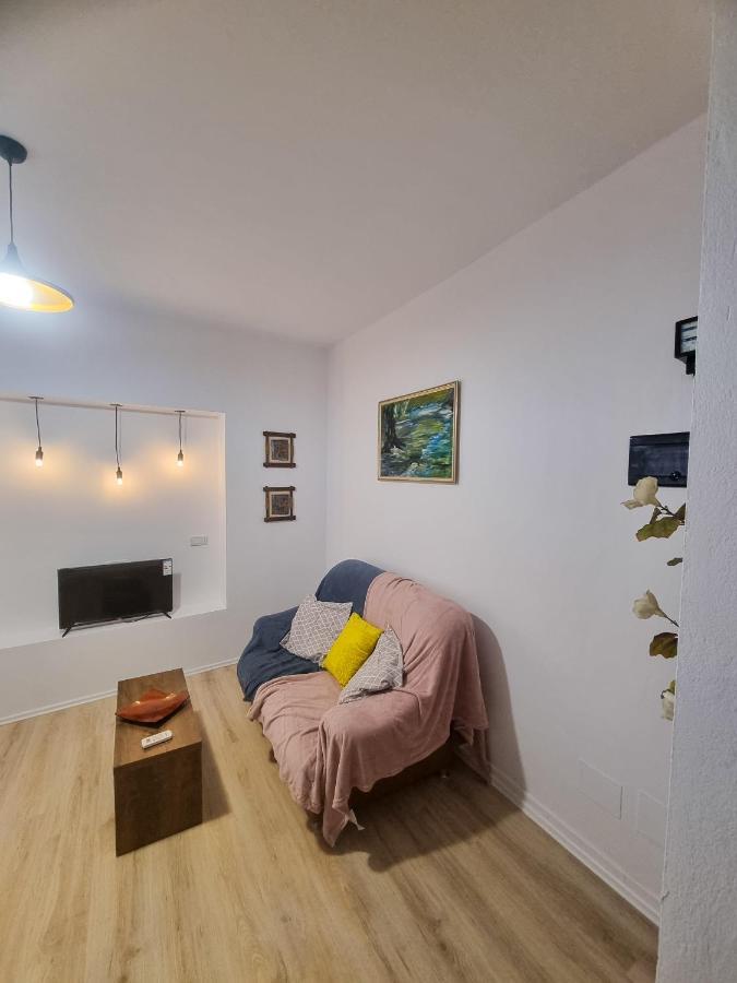 Cozy Apartment In City Center Tirana Exterior photo