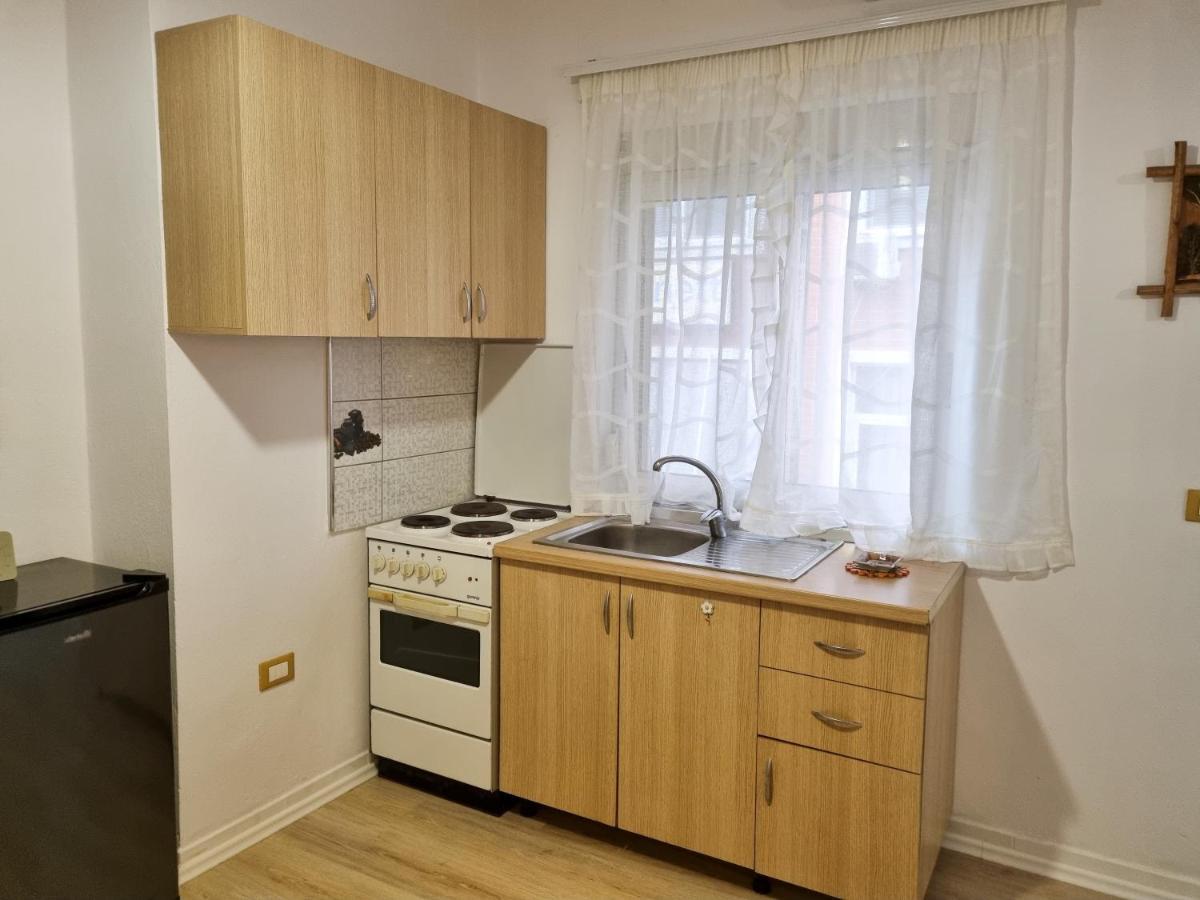 Cozy Apartment In City Center Tirana Exterior photo
