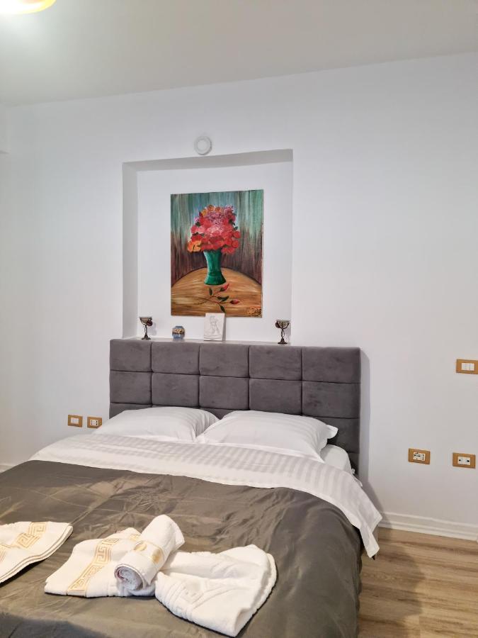 Cozy Apartment In City Center Tirana Exterior photo