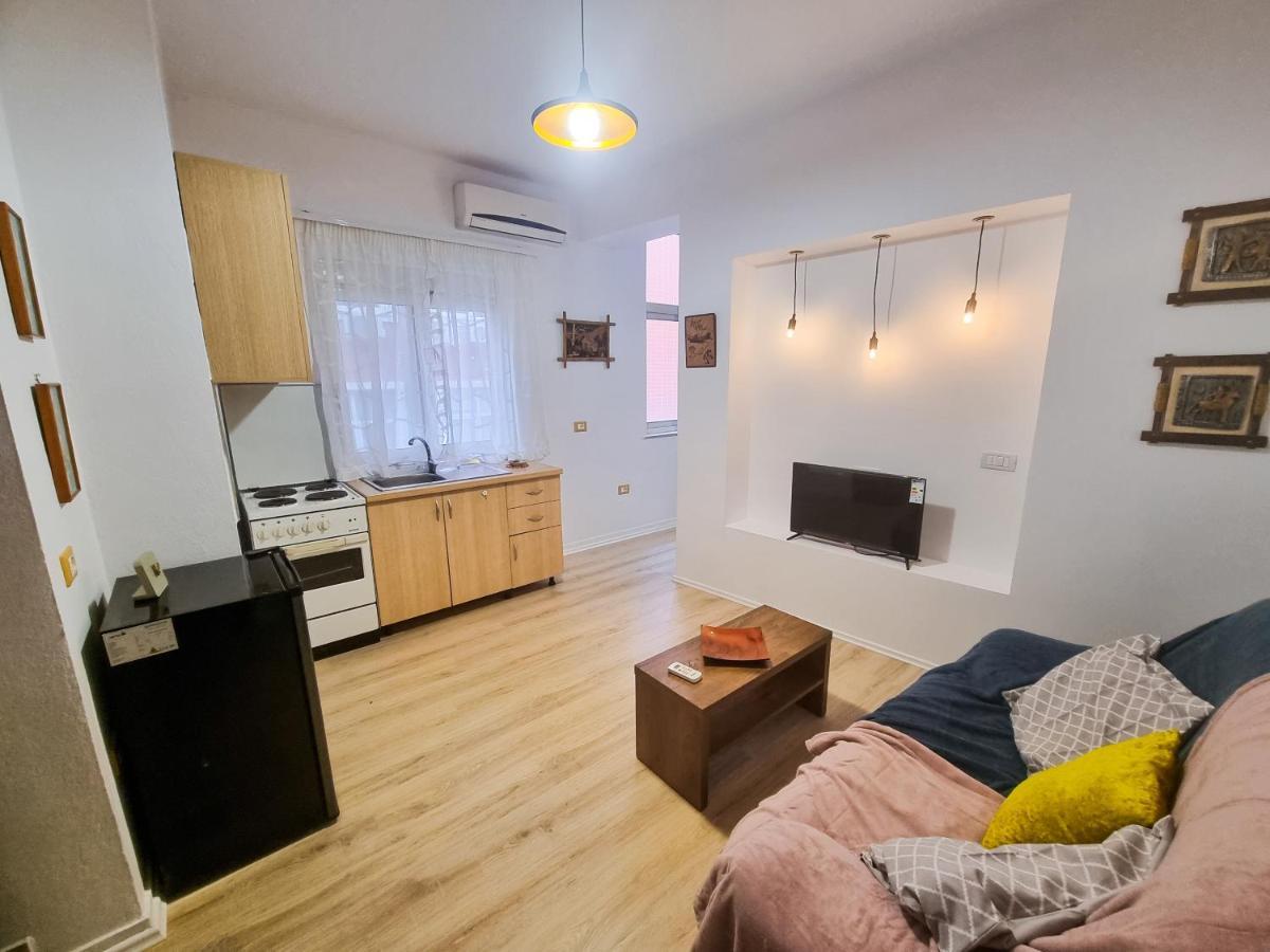 Cozy Apartment In City Center Tirana Exterior photo